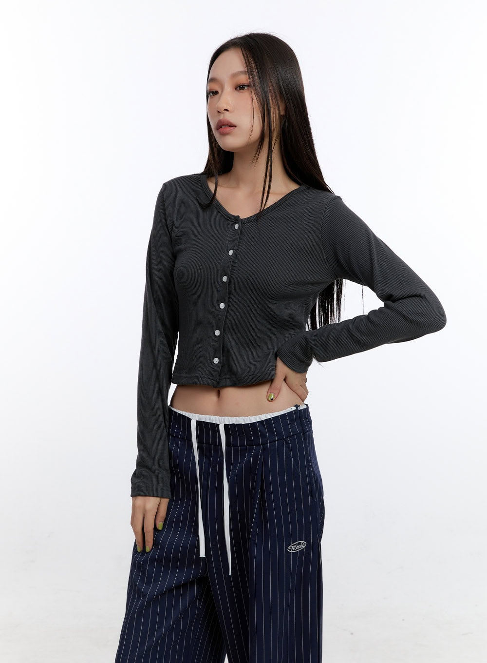 V-Neck Buttoned Crop Cardigan CO431