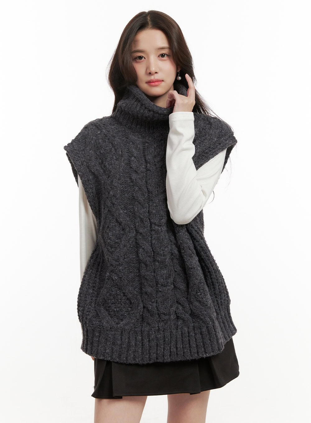 Cable Knit Oversize Turtle Neck Vest ON429