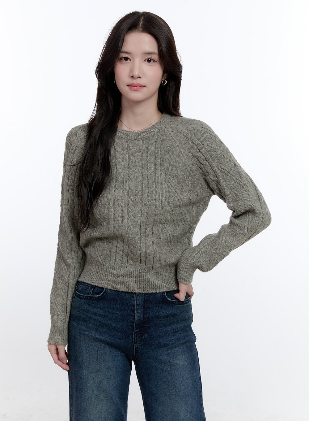 Cable Knit Round Neck Sweater ON418