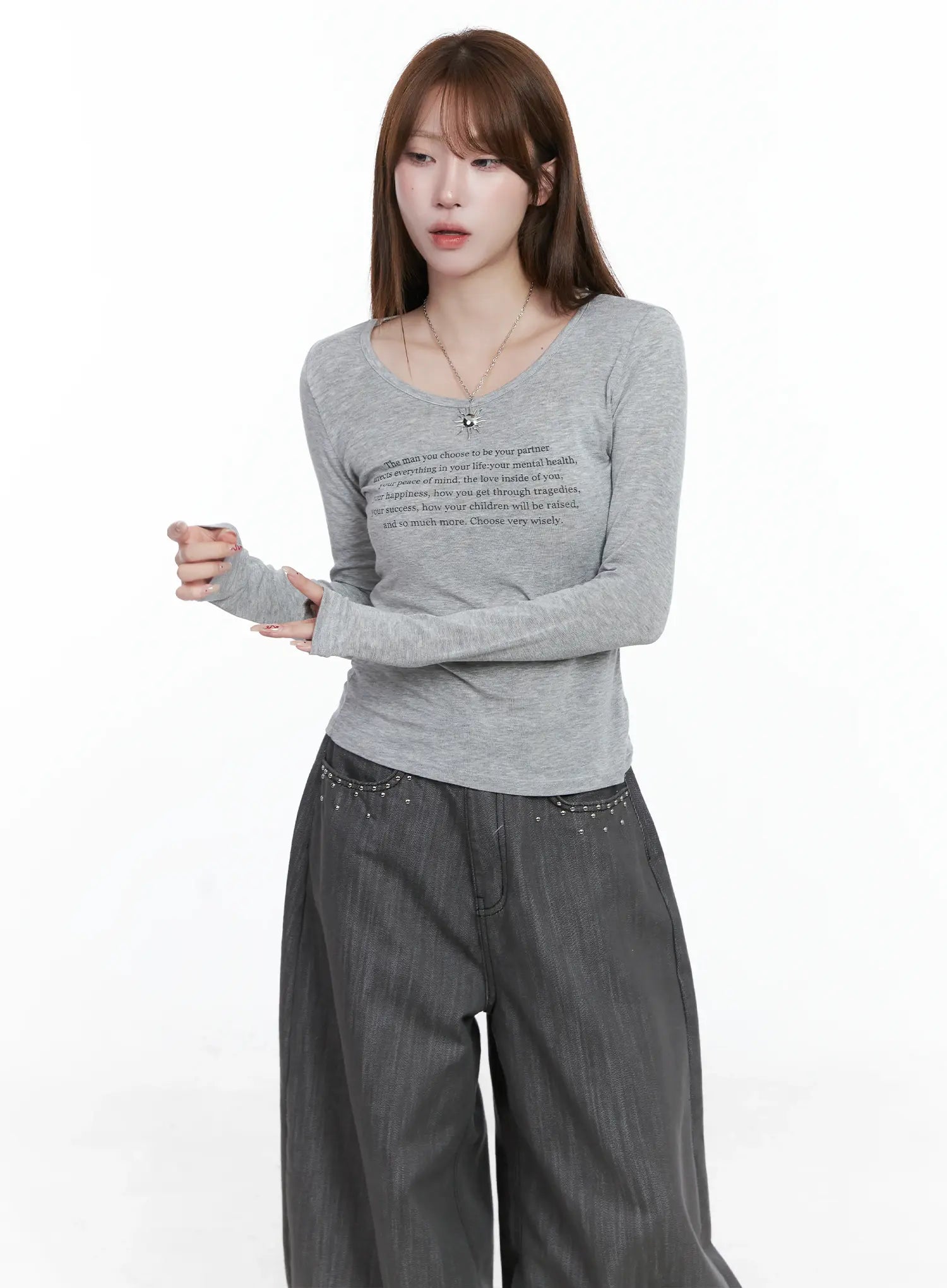 Graphic Text Slim-Fit Long-Sleeve Top CS501
