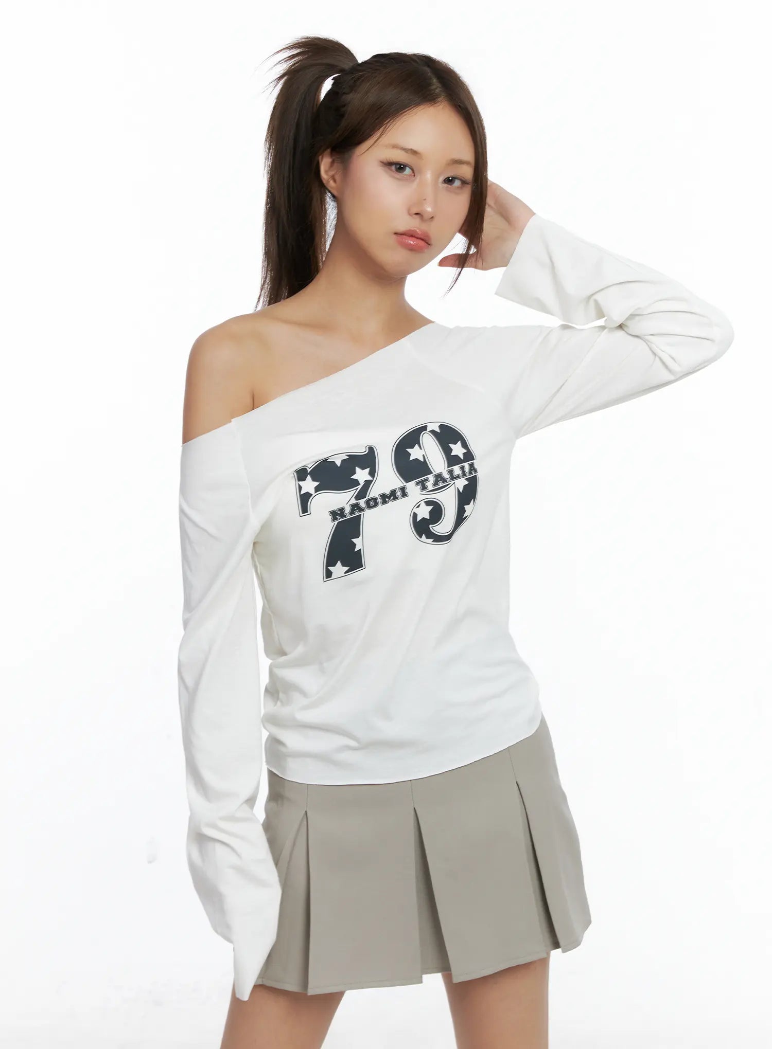 Off-Shoulder Graphic Long Sleeve Tee CS504