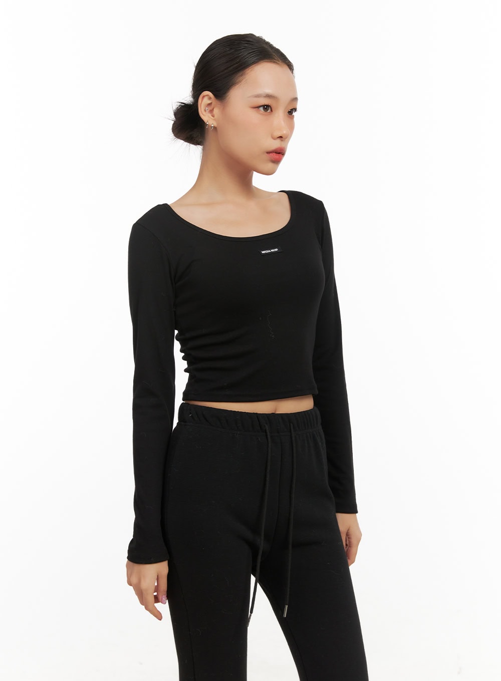 Slim Fit U-Neck Long Sleeve Crop Top CD410