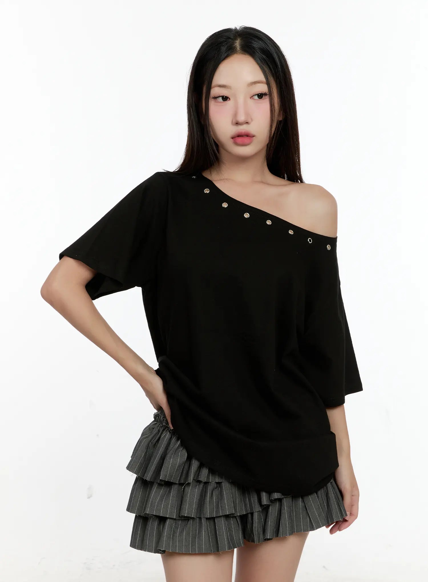 Off-Shoulder Eyelet Tee CL531