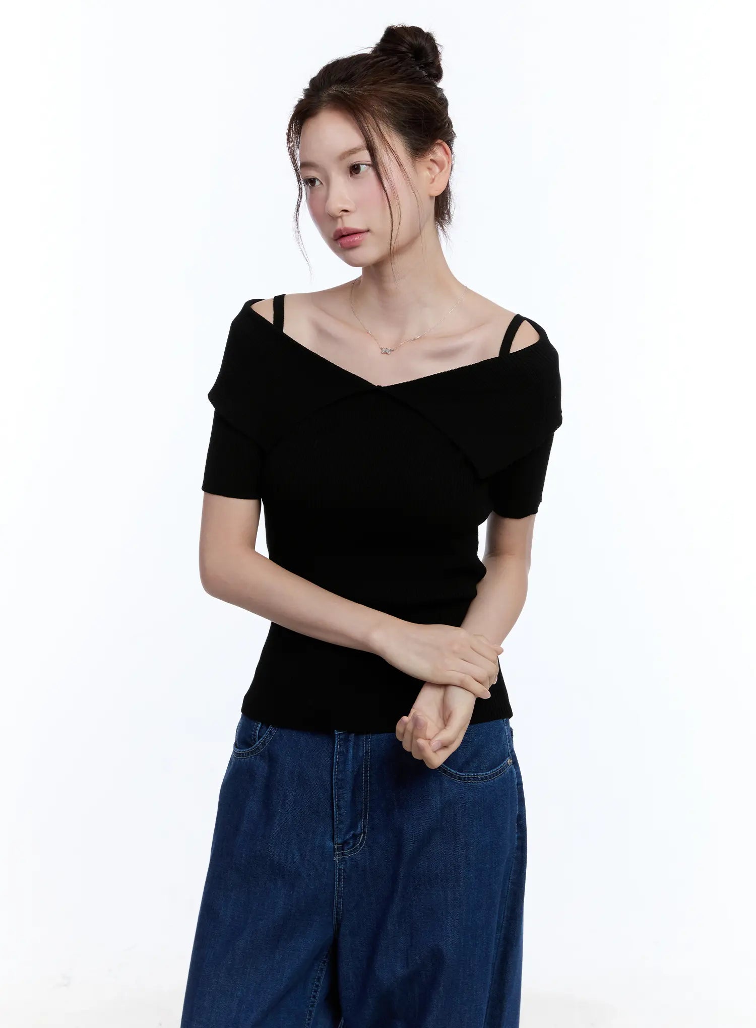 Ribbed Off-Shoulder Top CU513