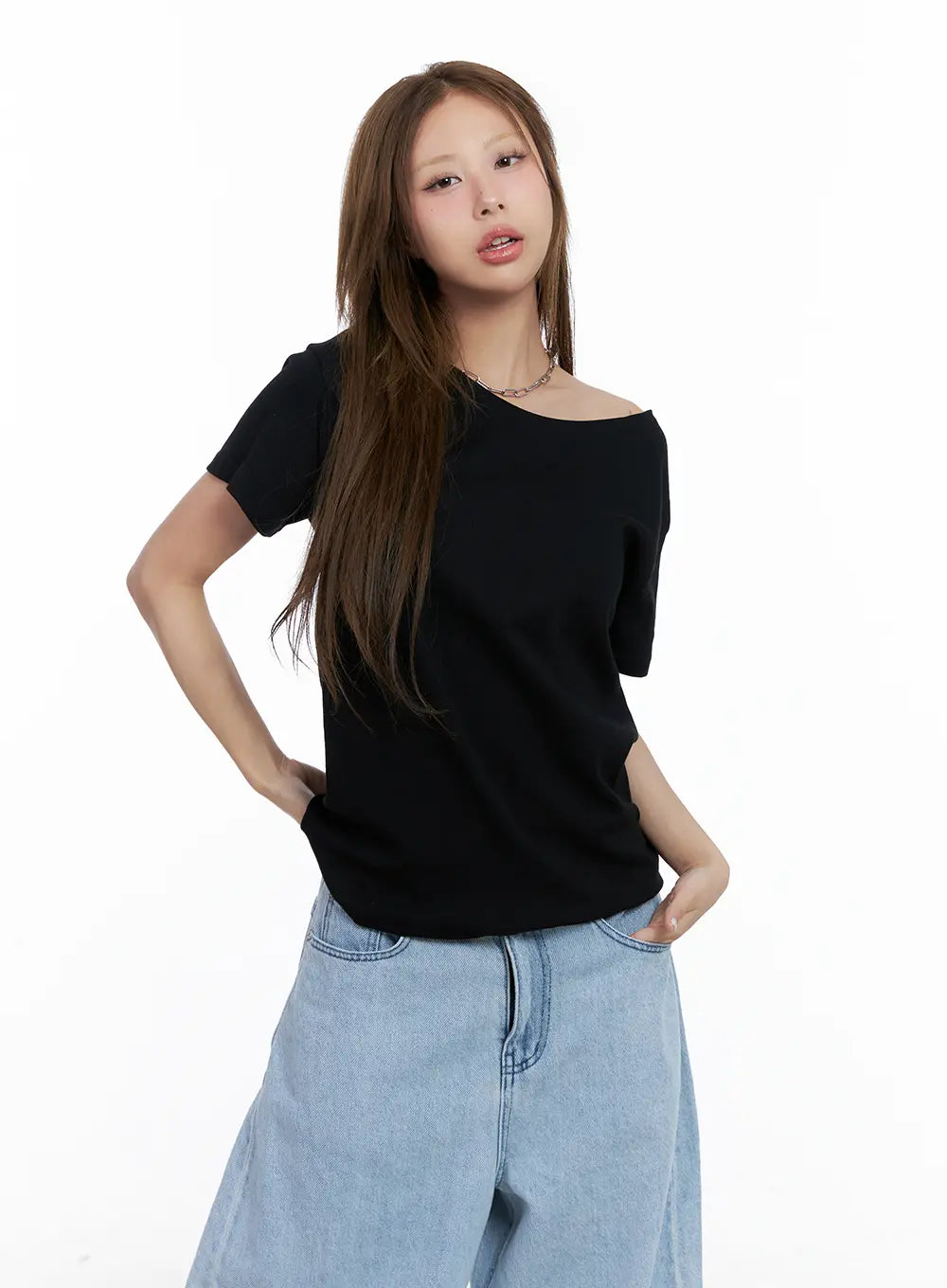 Casual Off-Shoulder Loose-Fit Tee CL511