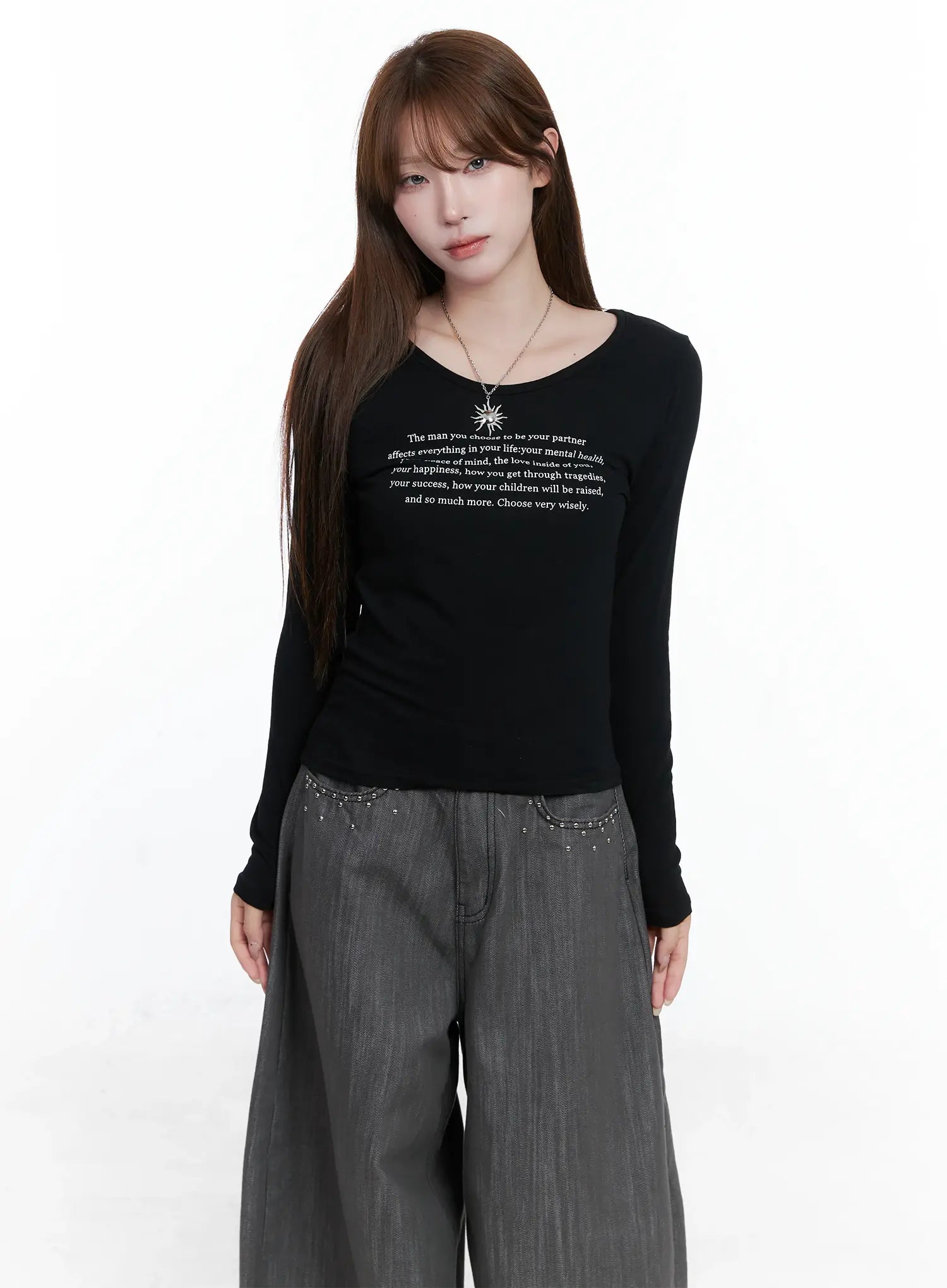 Graphic Text Slim-Fit Long-Sleeve Top CS501