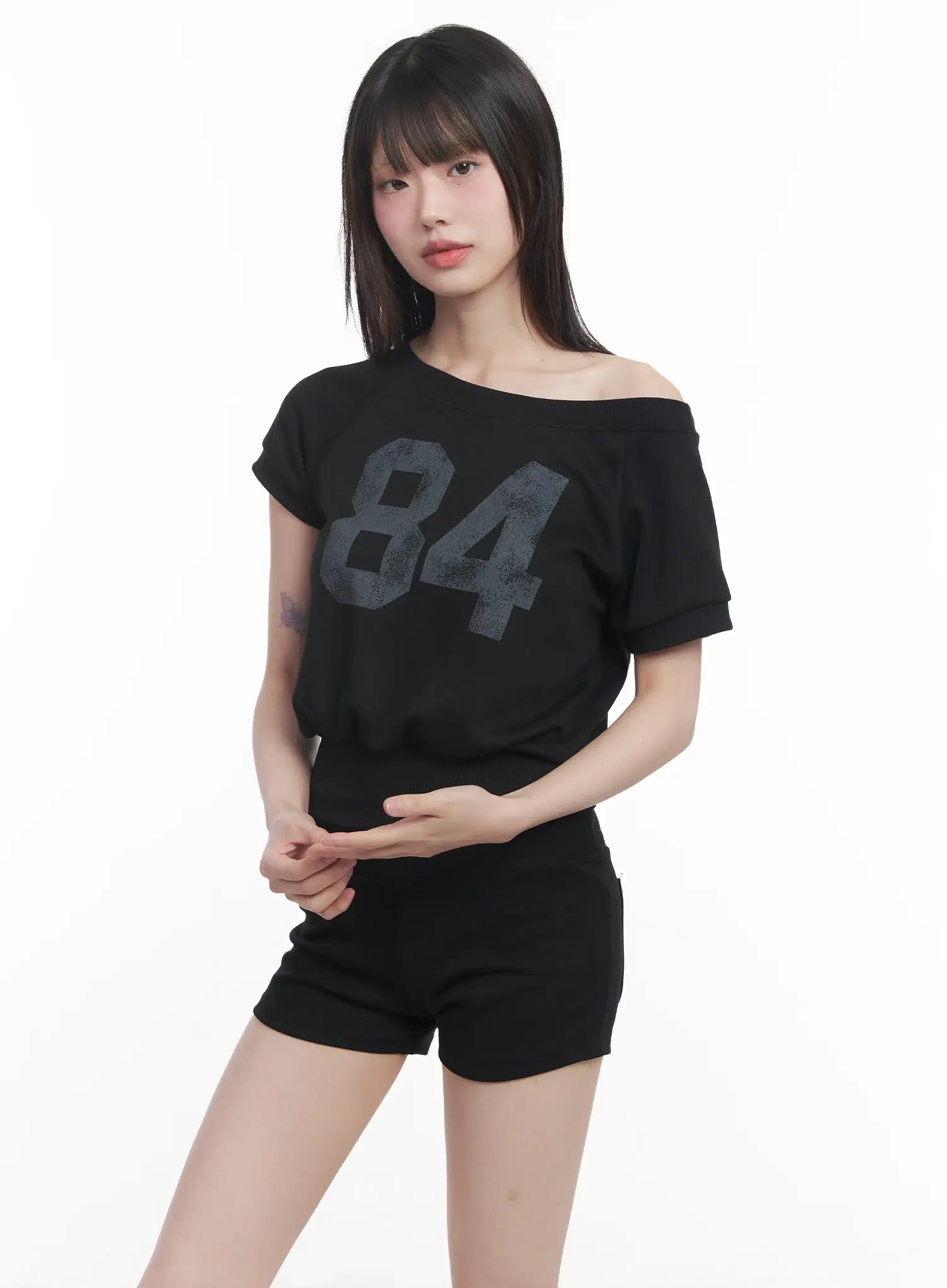Asymmetric Graphic Relaxed-Fit Crop Top CU518
