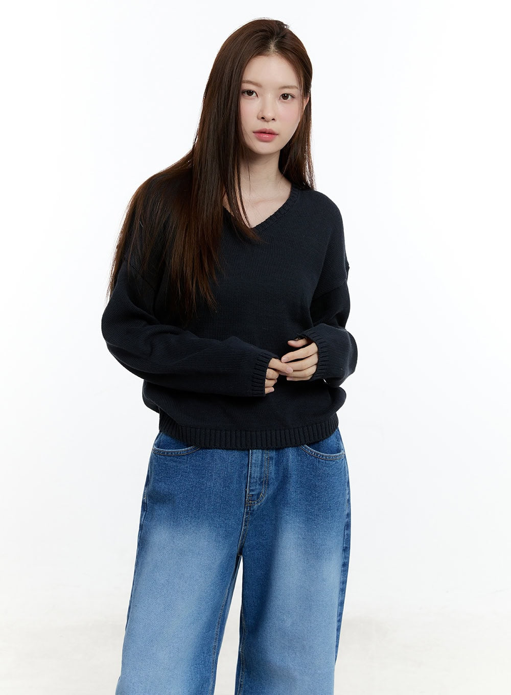 Cozy Relaxed-Fit V-Neck Sweater  CM521