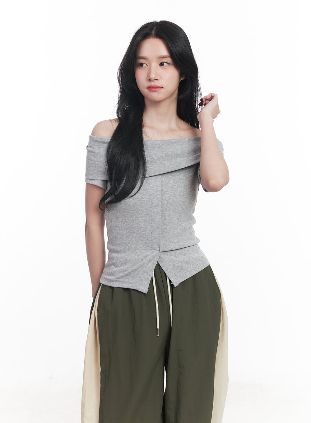 Buttoned Slit Off-Shoulder Crop Top CY526