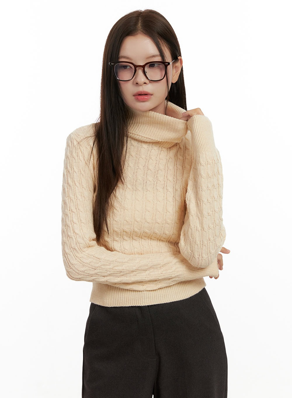Cable Knit Turtleneck Sweater ON422
