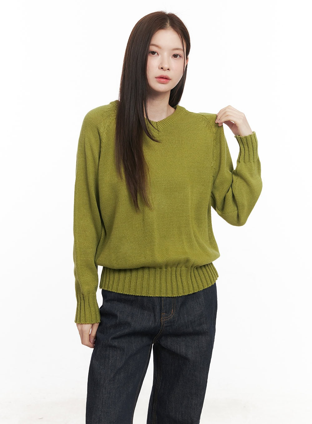 Basic Relaxed-Fit V-Neck Sweater CM512
