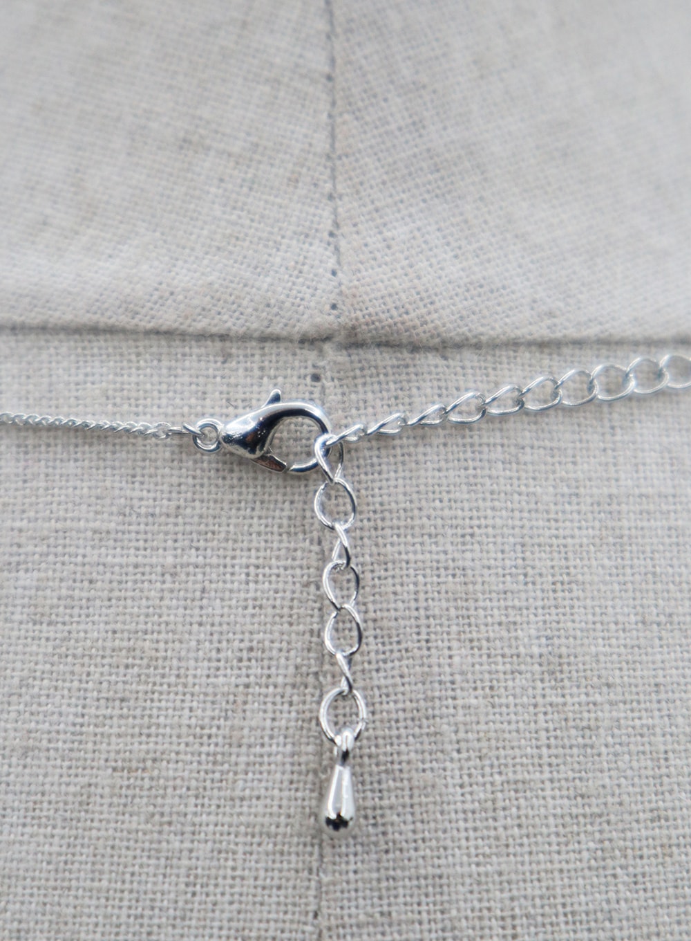 Two-Layer Chain and Square Pendant Necklace OO24