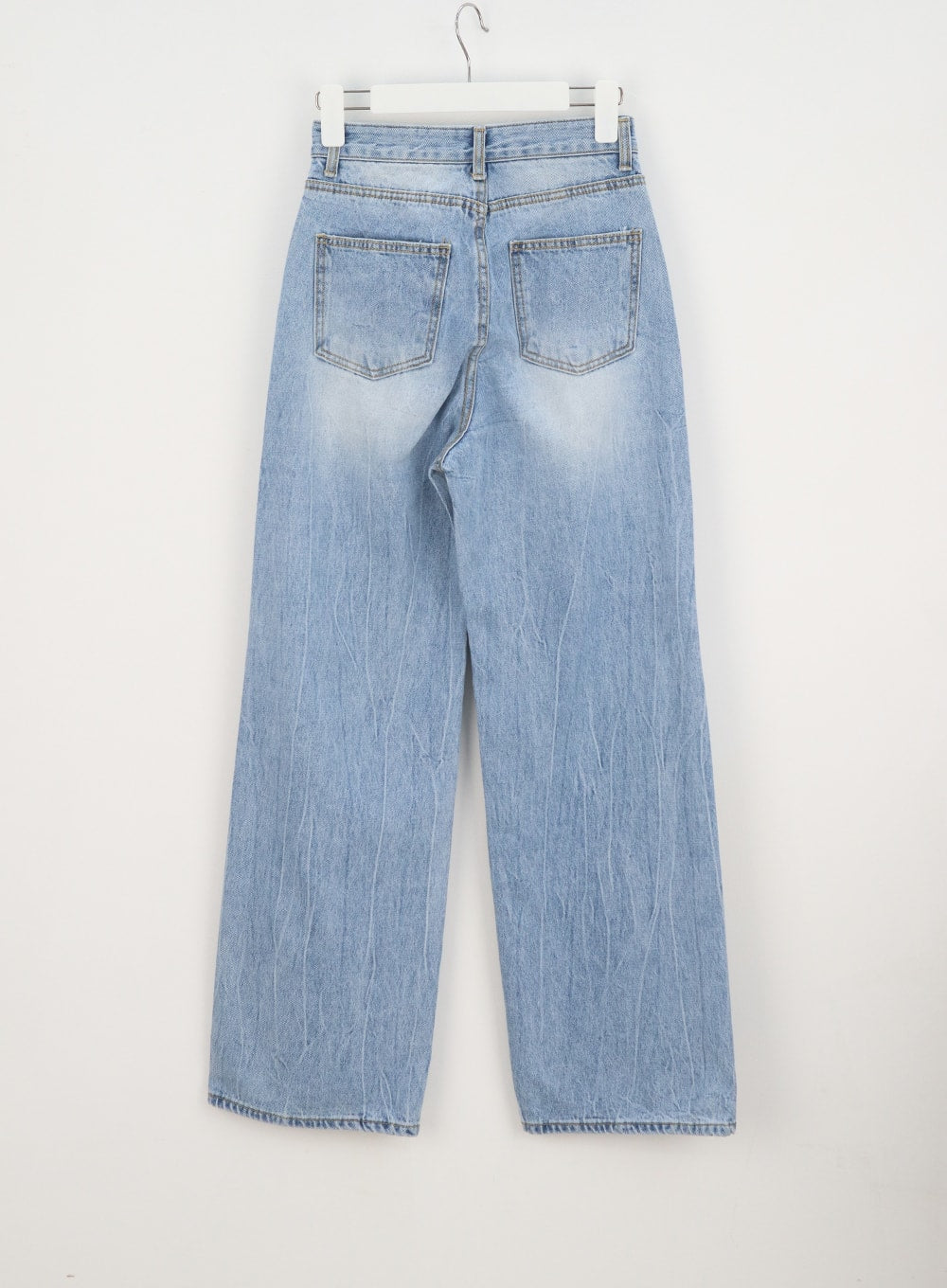 Wide Light Wash Jeans BY322