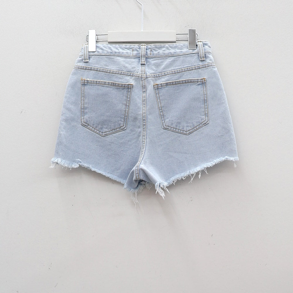 Distressed Raw Hem Denim Shorts CA27
